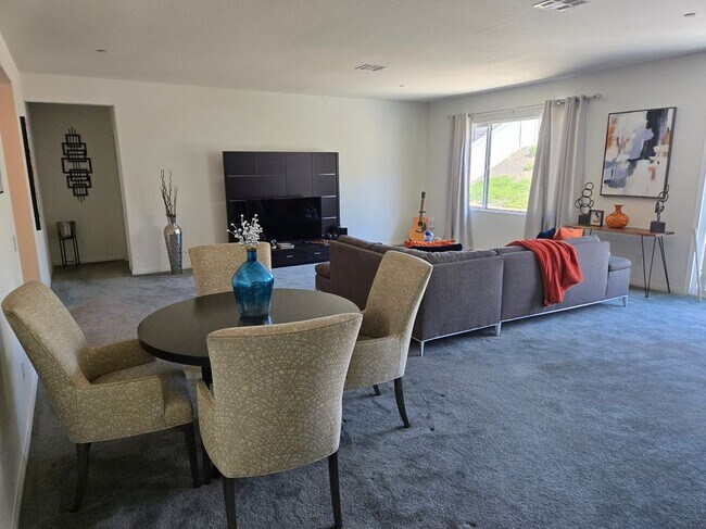 Building Photo - 7900 Raincross Ct