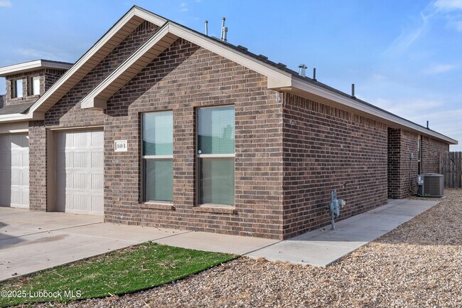 Building Photo - 1626 133rd St