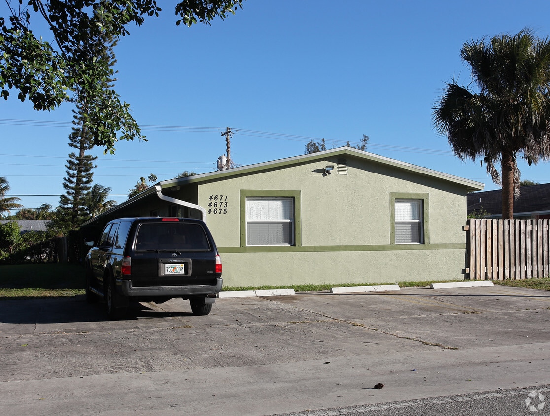 Building Photo - 4671 Vilma Ln