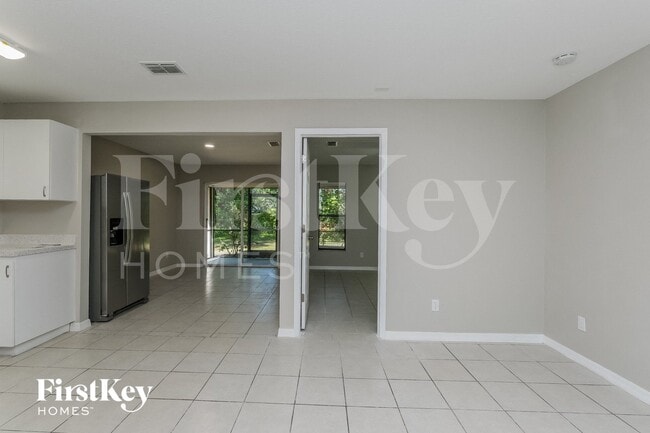 Building Photo - 906 Hart St