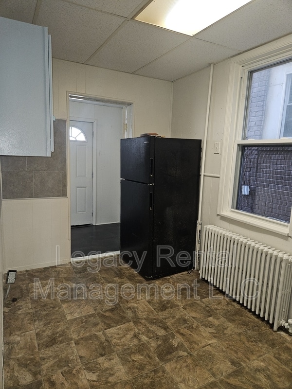 Building Photo - 424 S Poplar St
