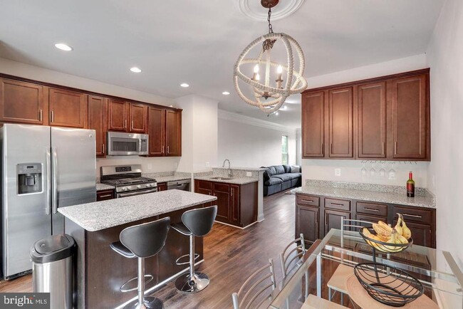 Building Photo - 4600 Potomac Highlands Cir