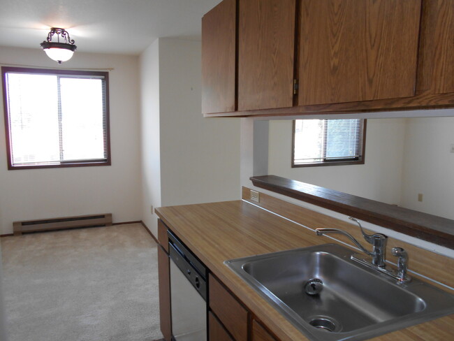 Foto del edificio - Pre-Leasing! Check out this 2 bedroom, 1 b...