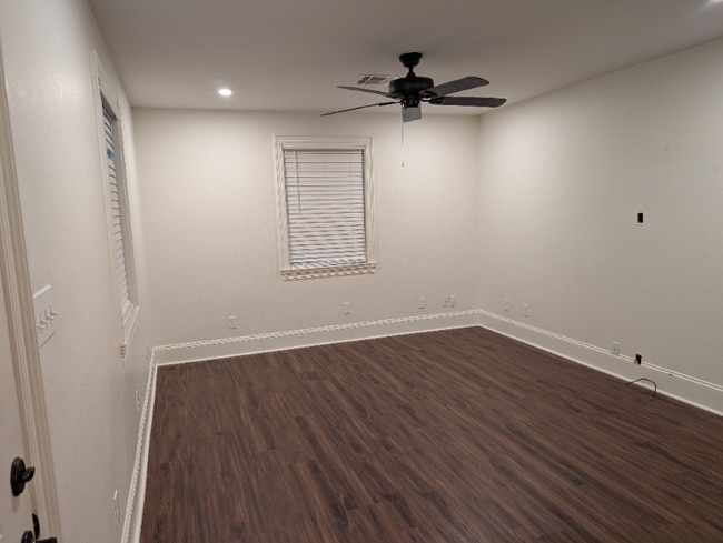 Building Photo - 214-216 Phosphor Ave