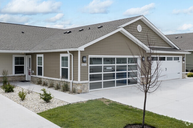 Building Photo - Redwood Merrillville