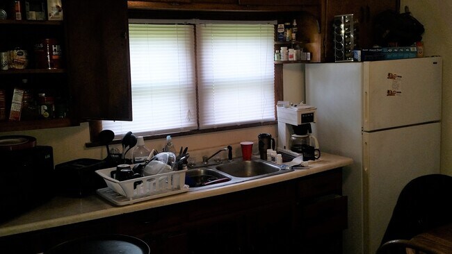 kitchen - 453 Gold St