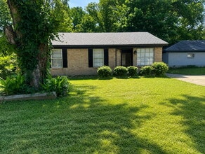 Building Photo - 3685 Moccasin Cove