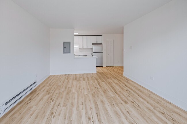 Foto del edificio - Modern 2 Bedroom Apartments | Recently Renovated | Pet Friendly | Prime Location