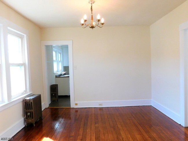 Building Photo - 17 Chapel St