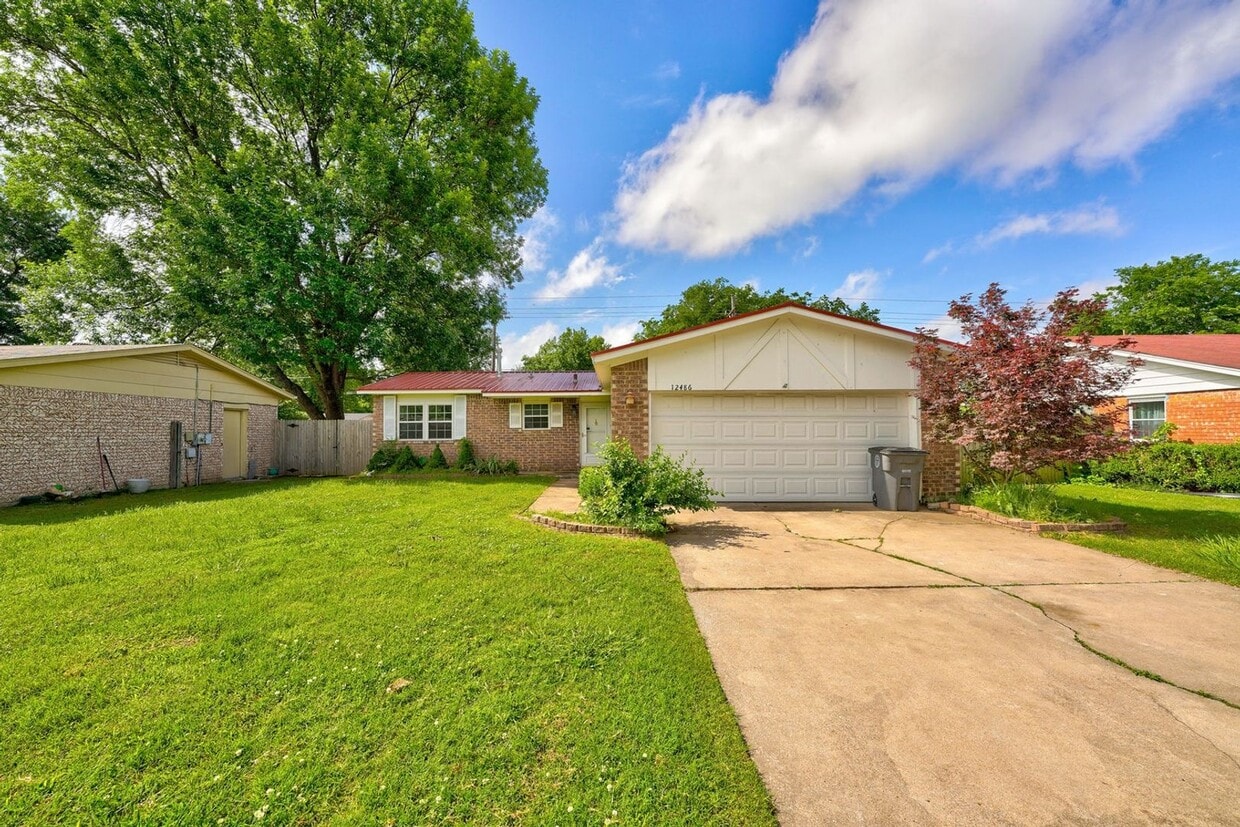 Primary Photo - Updated 3-Bedroom Home with Spacious Backy...
