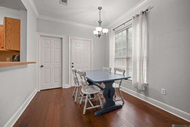 Foto del edificio - 710 E Boyd Dr