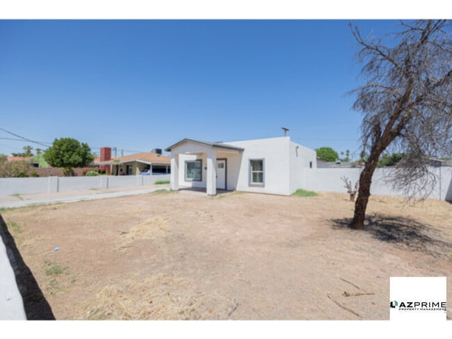 Building Photo - $750 OFF FIRST MONTH'S RENT MOVE IN SPECIA...
