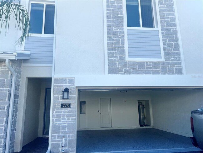 Building Photo - 273 Bogey Dr