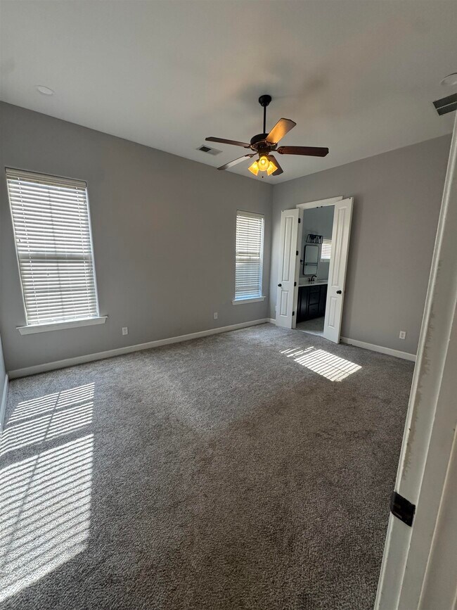 Building Photo - 7938 Parkmont Dr