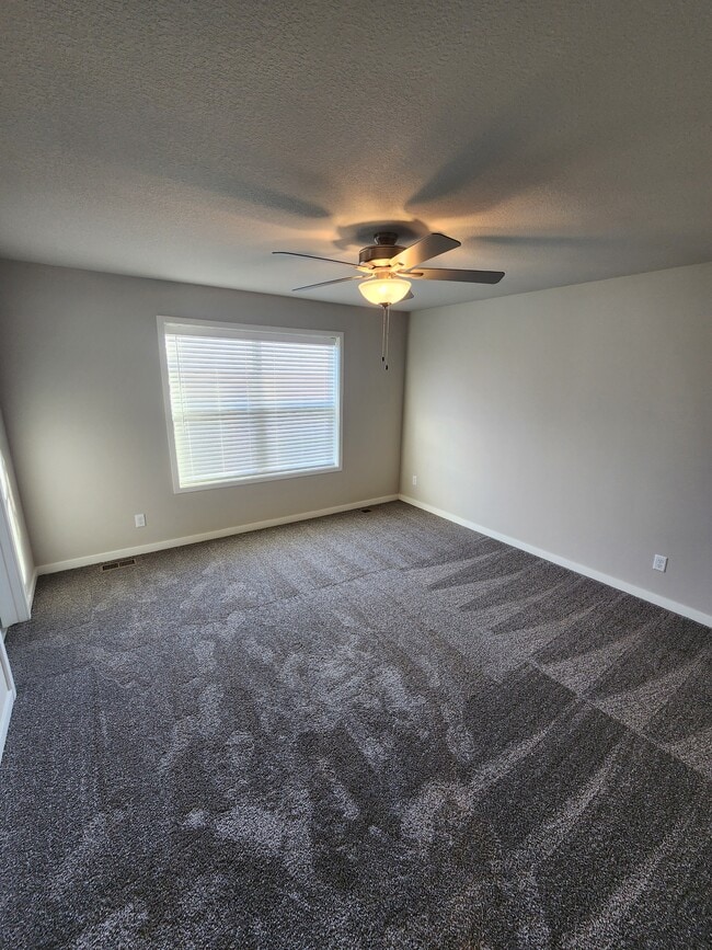 Building Photo - 3963 NE 2nd Ln