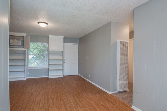 Foto del edificio - Cozy Remodeled House Near Downtown