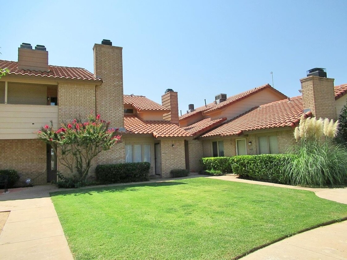 Foto principal - 4739 2nd St