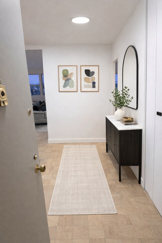 Building Photo - 39 E 39th St