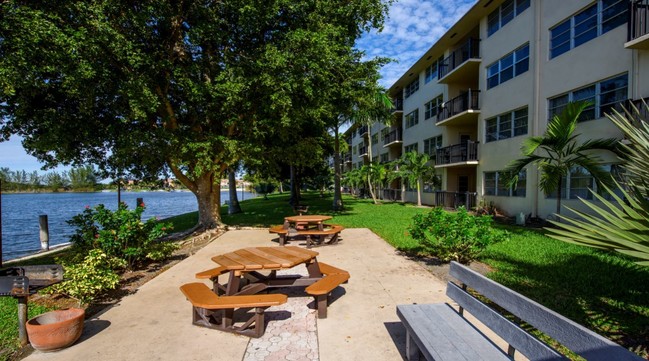 Building Photo - Apartments at Crystal Lake