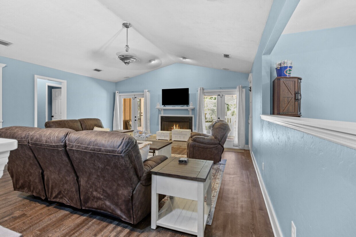 Foto principal - 5922 NW 57th Way