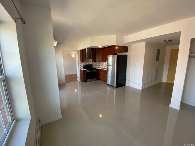 Foto del edificio - 71-66 Parsons Blvd