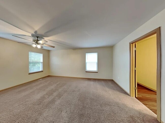 Foto del edificio - 1710 Stonegate Dr
