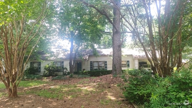 Building Photo - 604 King Arthur Rd