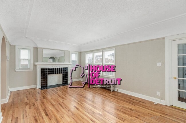 Foto del edificio - 3 BEDROOM | 2 BATH | FREE PRE SCREEN