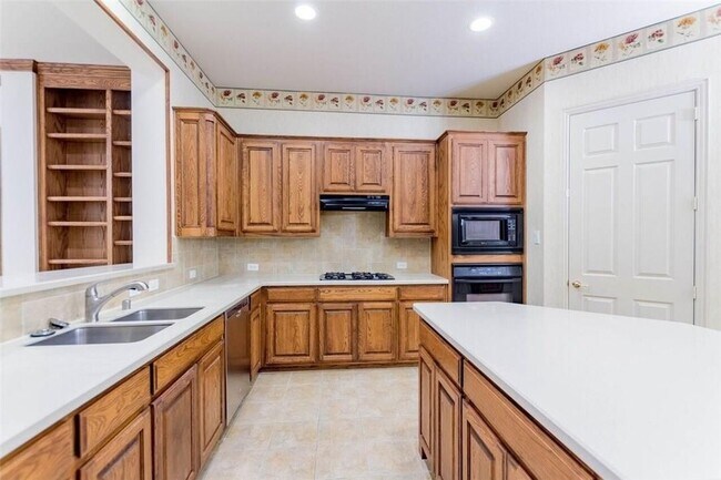 Foto del edificio - 5717 Sweetbriar Dr