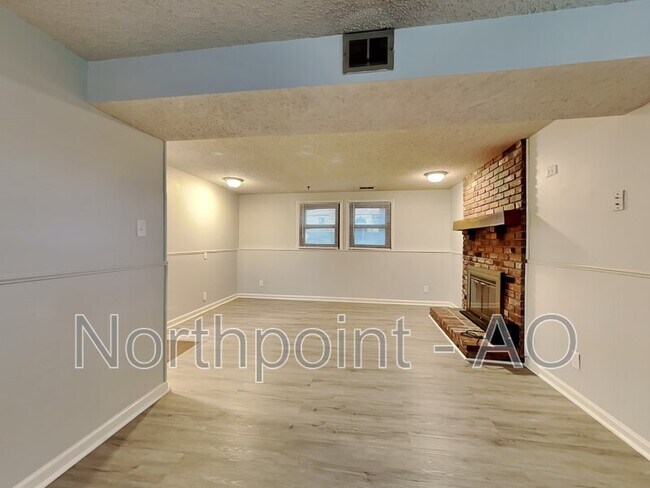 Foto del edificio - 1620 W Brittany Dr