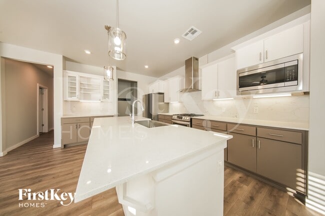 Building Photo - 504 NW 183rd St