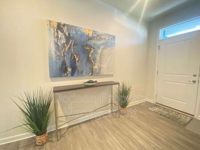 Foto del edificio - 4381 Kenmare Ln