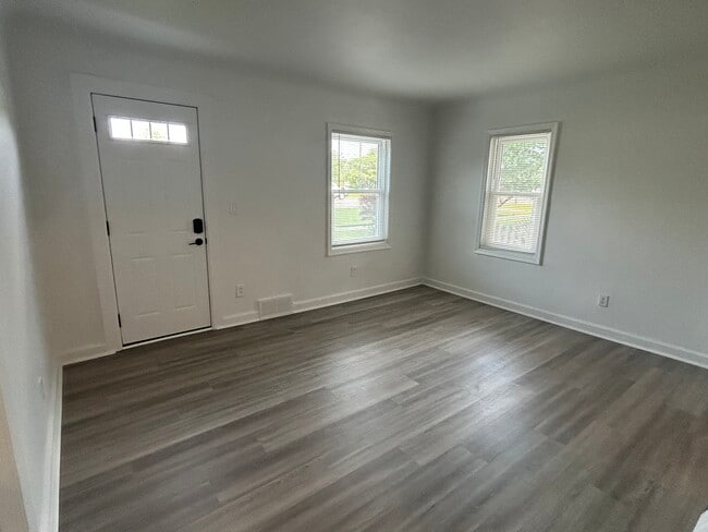Front Rm - 12161 Inkster Rd