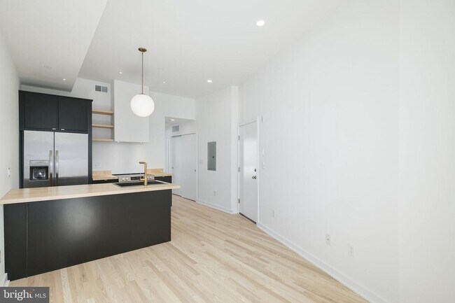 Building Photo - 2331 Frankford Ave