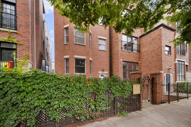 Building Photo - 1522 N Bosworth Ave