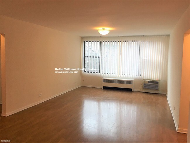 Building Photo - 2 br, 1 bath  - 2017 W Morse Ave 1F