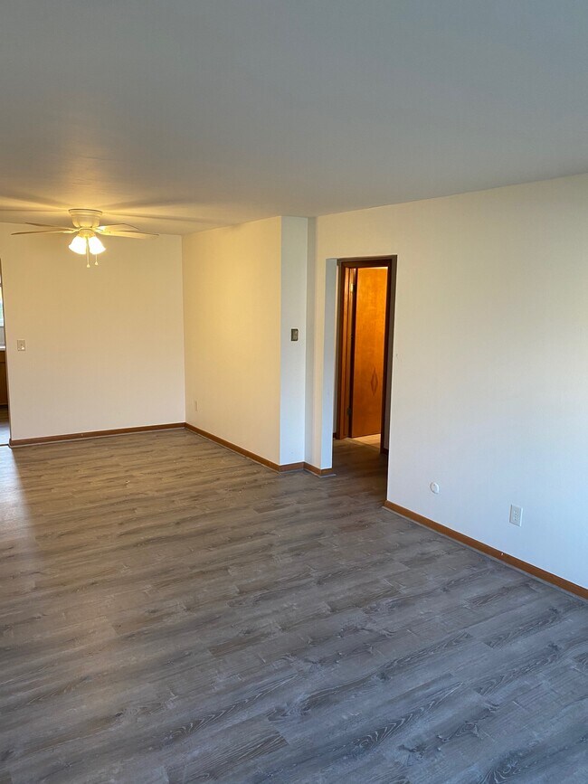 Building Photo - 3927 W Sylvania Ave