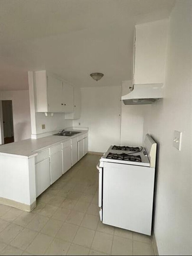 Foto del edificio - 2482 Chanslor St