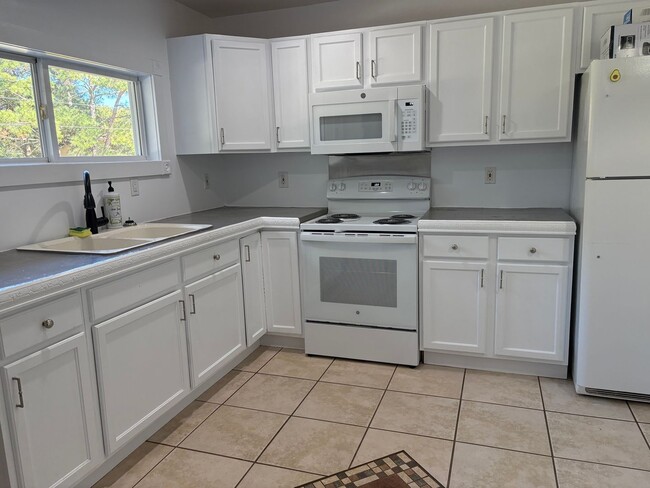 Building Photo - 2 Bedroom 2 Bath Home in Kill Devil Hills