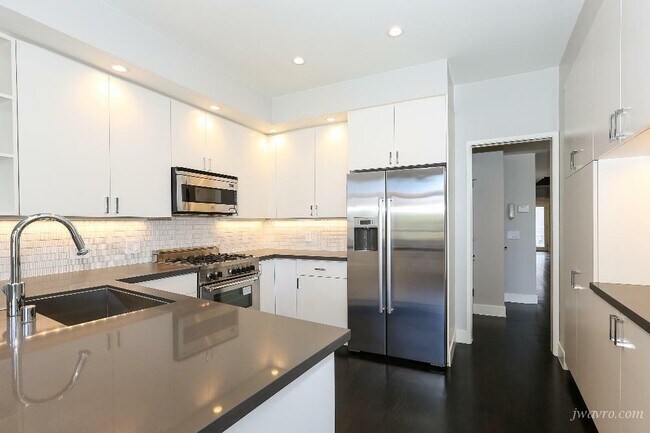 Building Photo - 3011 Baker St