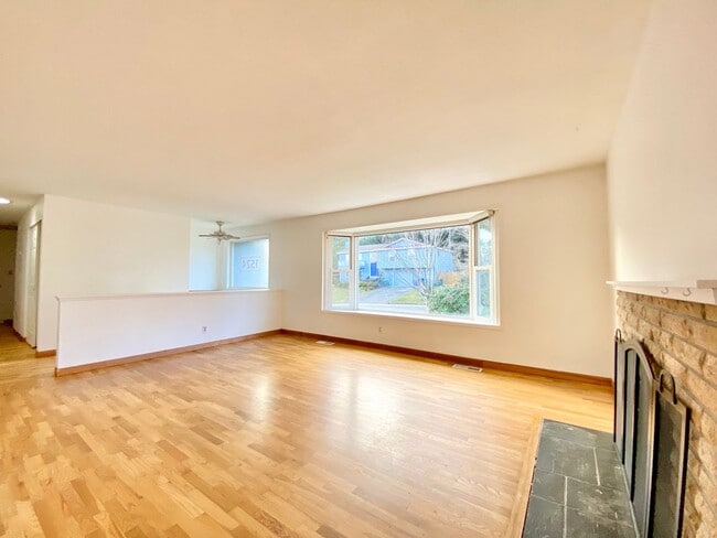 Building Photo - Great Home For Rent
