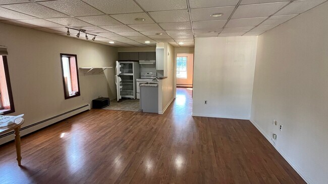 Foto del edificio - 4344 Tuckahoe Rd