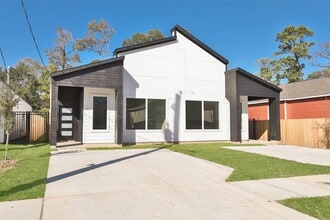 Building Photo - 8133 Cabot St