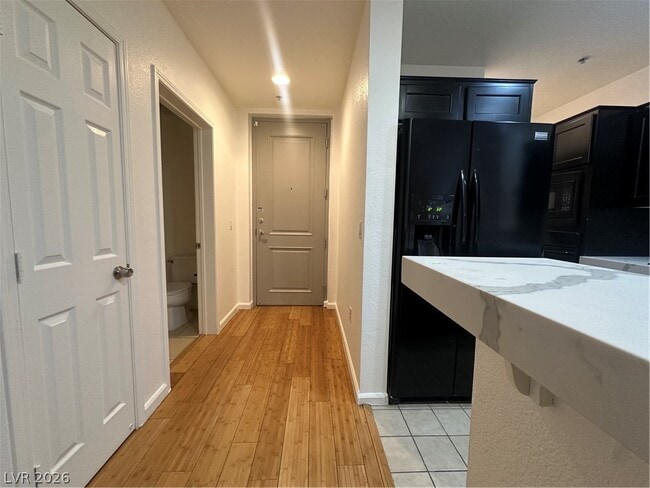 Building Photo - 43 E Agate Ave