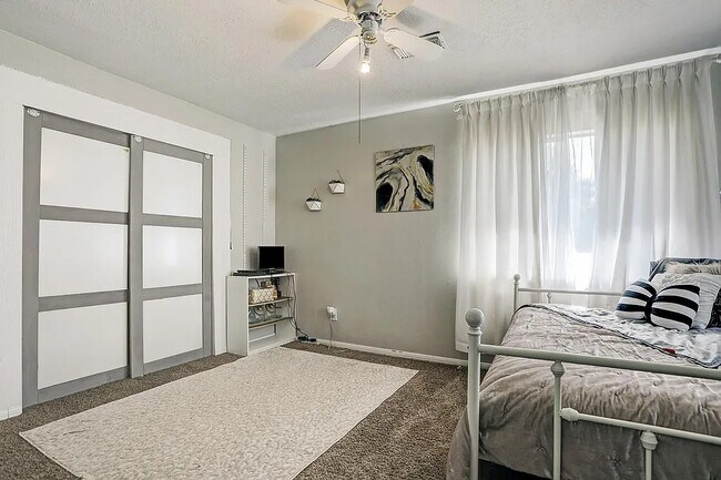 Foto del edificio - 3005 Wood Hollow Dr