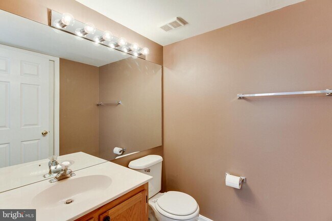 Building Photo - 8072 Stonewall Brigade Ct