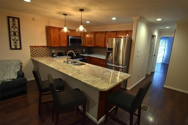 Building Photo - 3900 Aspen Dr