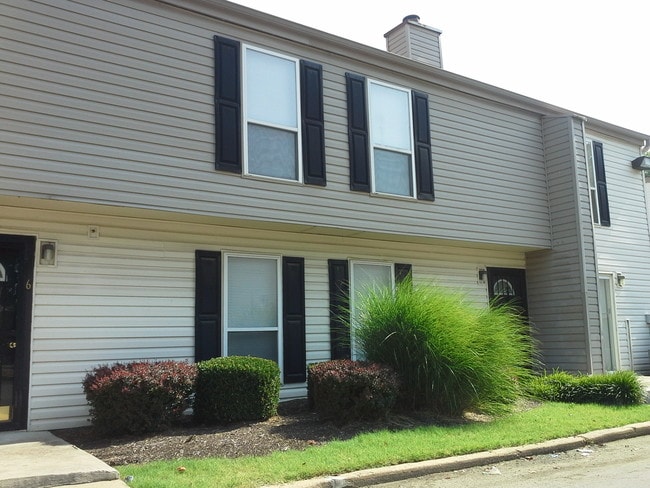 Building Photo - ANNIES TOWNHOMES