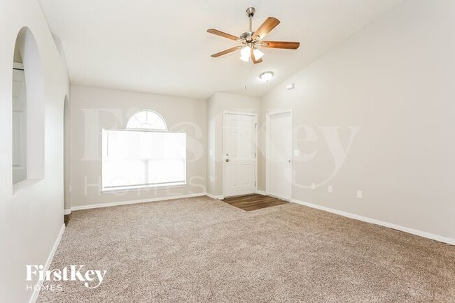 Foto del edificio - 8408 Oak Crossing Dr W