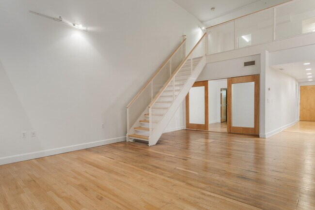 Foto del edificio - 106 N High St